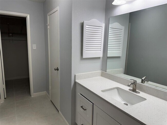 Building Photo - 6311 Dawnridge Dr