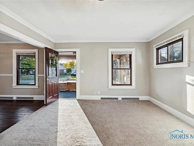 Building Photo - 4422 Overland Pkwy