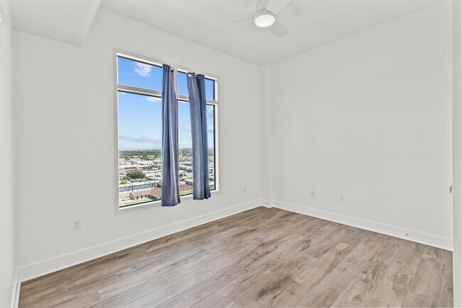 Building Photo - 500 Seawall Blvd