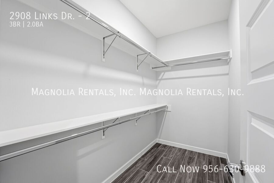 Building Photo - 2908 S Links Dr