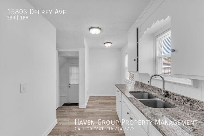 Building Photo - 15803 Delrey Ave