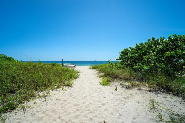 Primary Photo - 5200 N Ocean Blvd