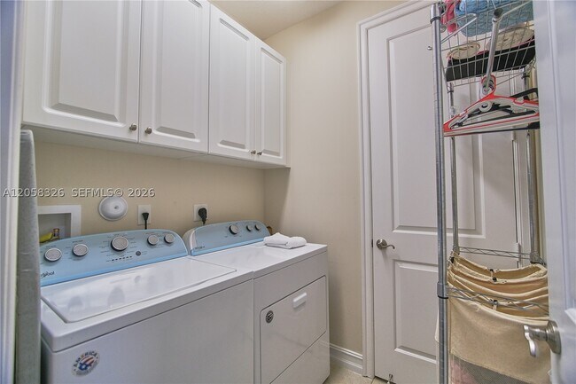 Building Photo - 129 Riverwalk Cir E