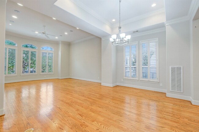 Building Photo - 2301 Park St