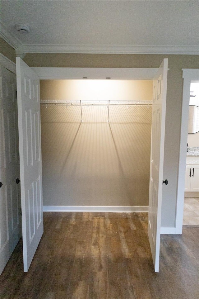 Building Photo - 516 Claremoor Ave