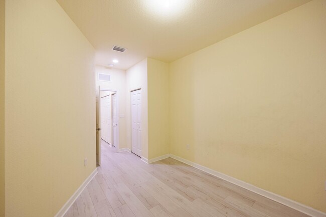 Building Photo - 5636 NW 58th Ln