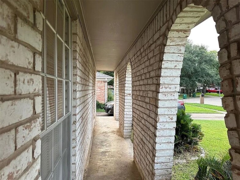 Building Photo - 12139 Huntington Park Dr