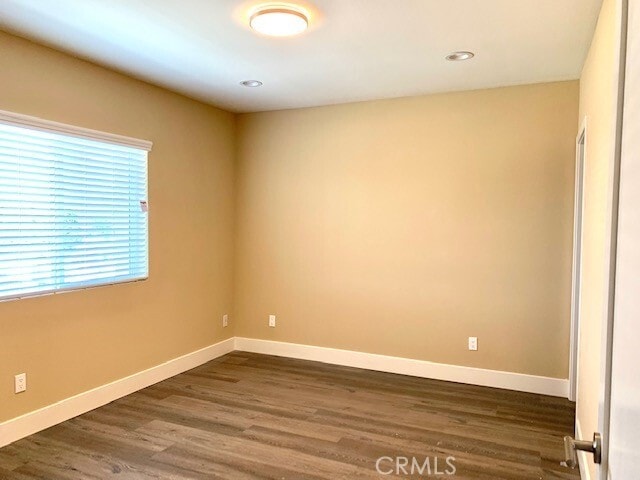 Building Photo - 1734 Walnut Ave