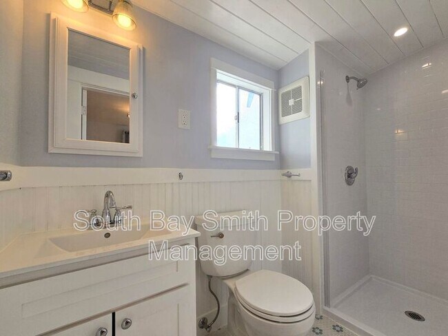 Building Photo - 223 S Guadalupe