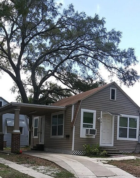Building Photo - 701 E Hanlon St