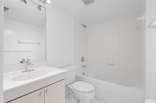 Building Photo - 1261 SE 29th St