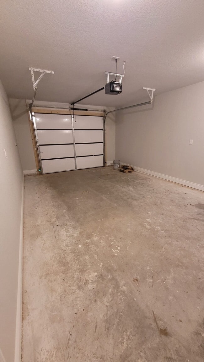 Building Photo - 1120 Rex Ave