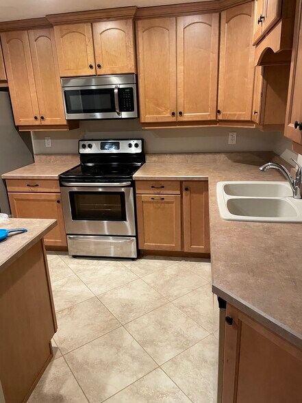 Building Photo - 516 Orange Dr