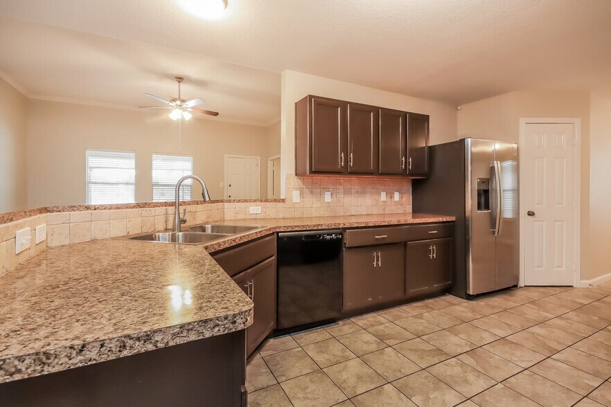 Building Photo - 5016 Asia Ln