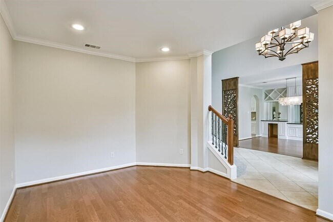 Building Photo - 13707 Elm Shores Dr