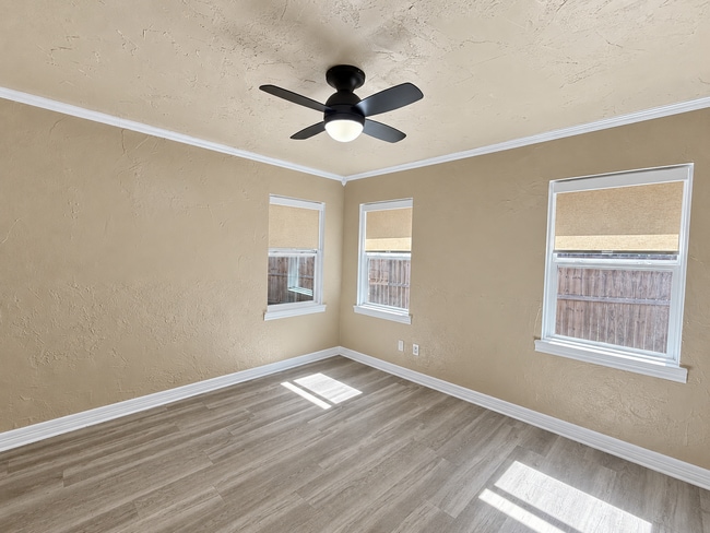 Building Photo - Charming 2 Bed 1 Bath