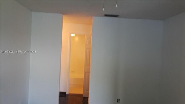 Building Photo - 206 Lake Pointe Dr