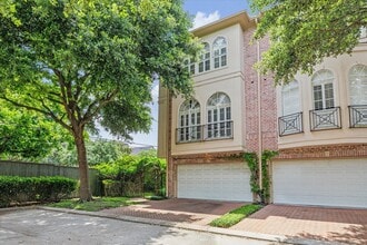 Building Photo - 2943 Brompton Square Dr