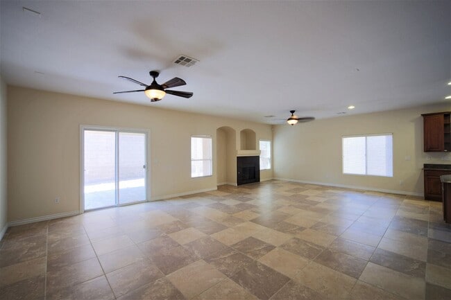 Building Photo - Gorgeous 3Bed/2Bath/2Car, 2-Story Home located in Caparola at Southern Highlands