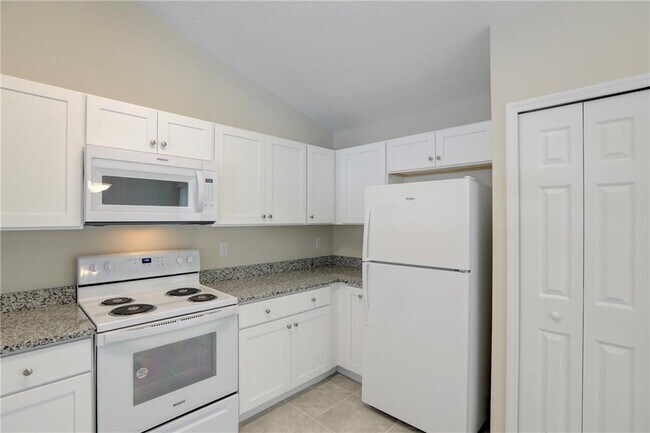 Building Photo - 8886 98th Ct