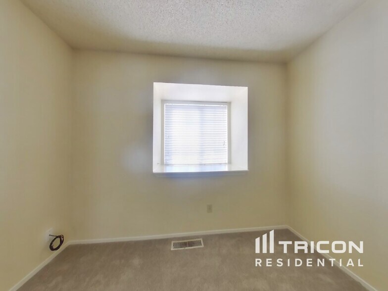 Building Photo - 217 Sunhaven Dr