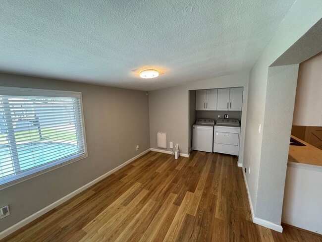Building Photo - 1040 S Grand