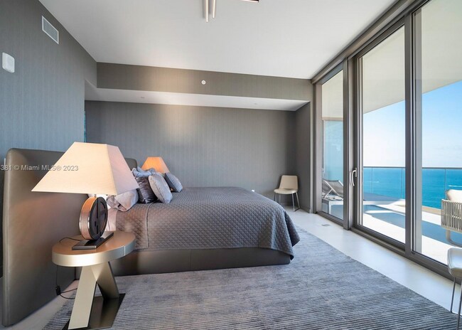 Building Photo - 18975 Collins Ave