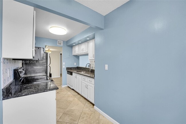 Building Photo - 777 S Federal Hwy