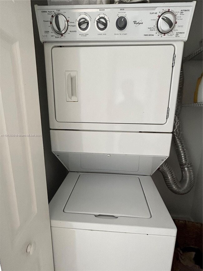 Building Photo - 888 Douglas Rd