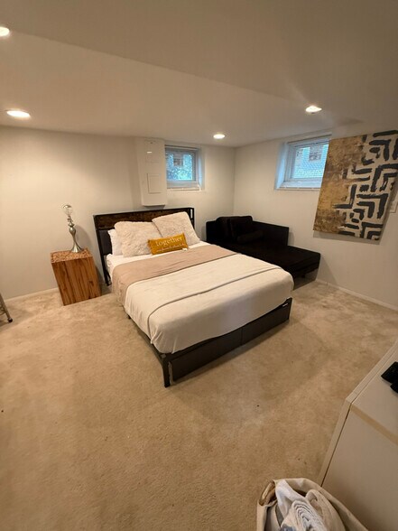 Building Photo - 1215 Savannah St SE