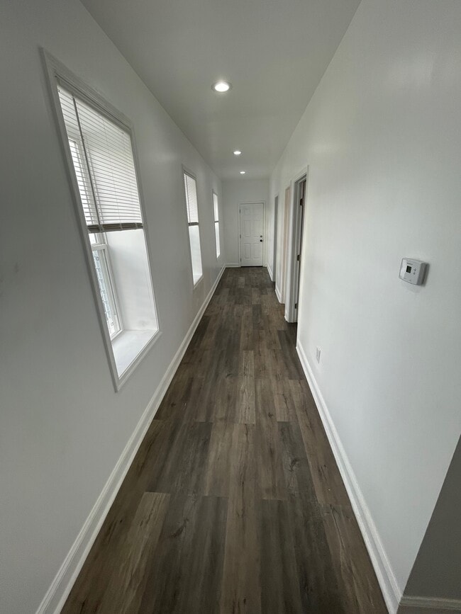 Building Photo - 2930 Baker St