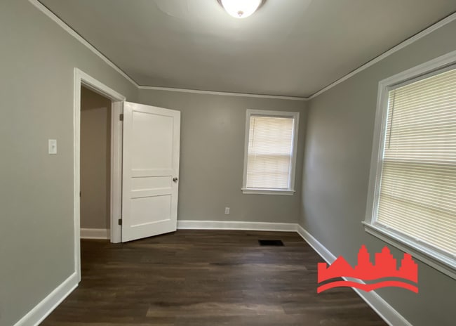 Building Photo - 956 Goodman St