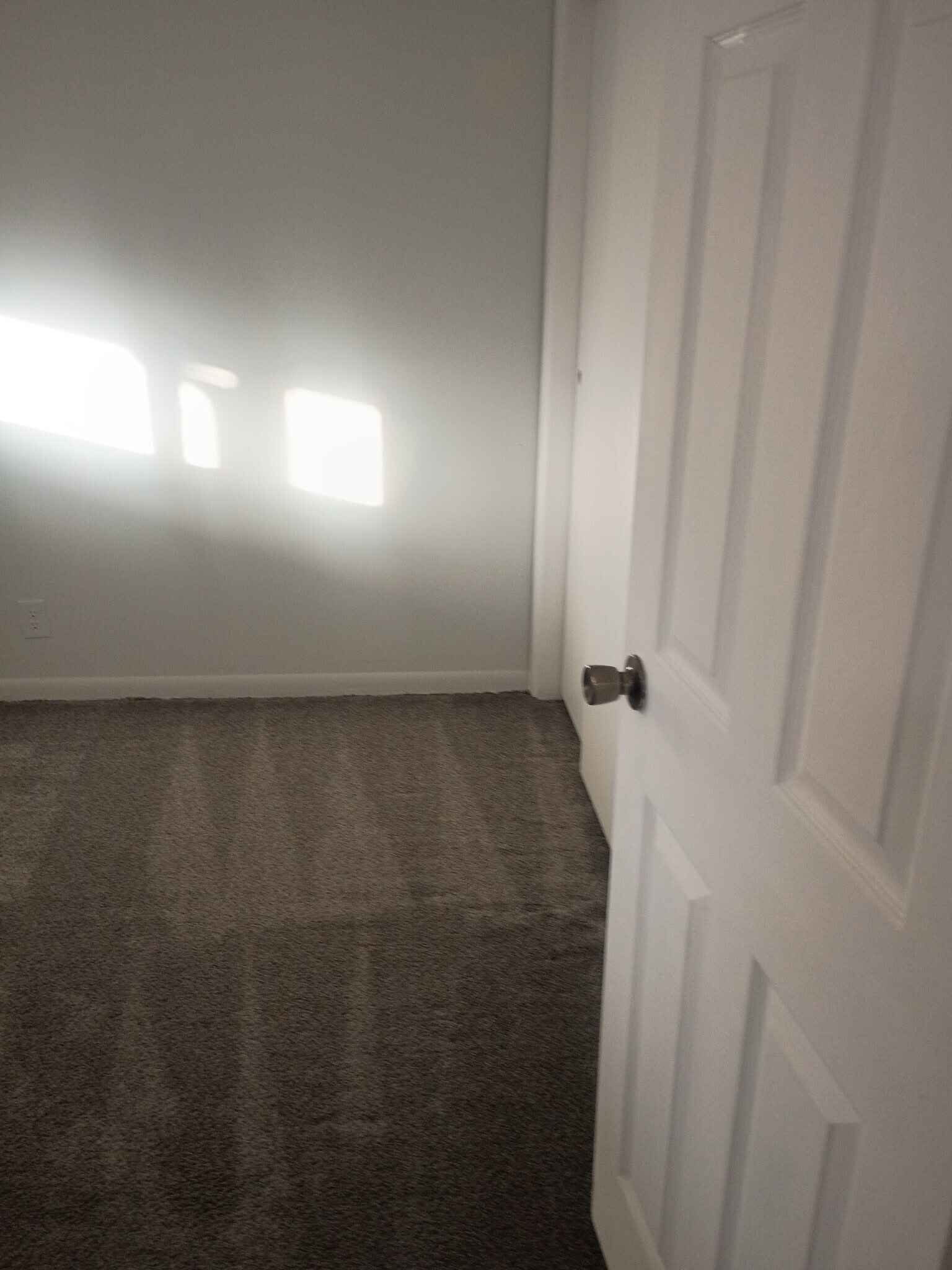 Building Photo - 106 N Mitchner Ave