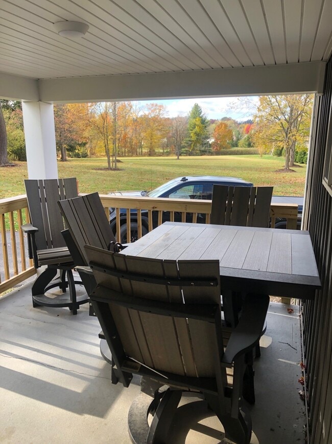 Building Photo - 612 S Cleveland Massillon Rd