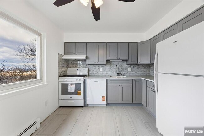 Building Photo - 1474 68th St