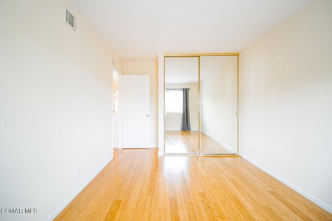 Building Photo - 2111 Peak Pl
