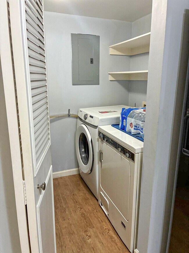 Building Photo - 339 Knotty Pine Cir