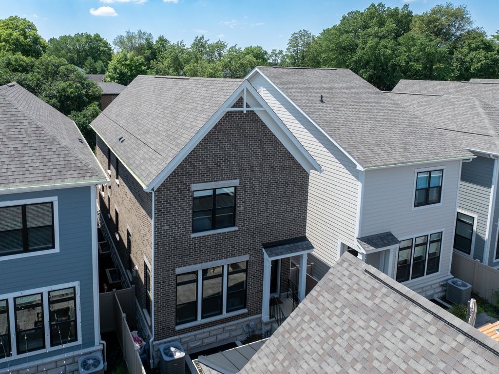 Building Photo - 1124 Edgehill Rd