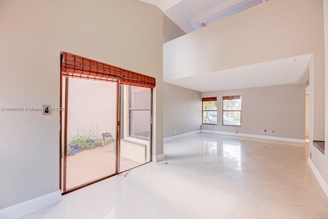 Building Photo - 9953 SW 147th Ct