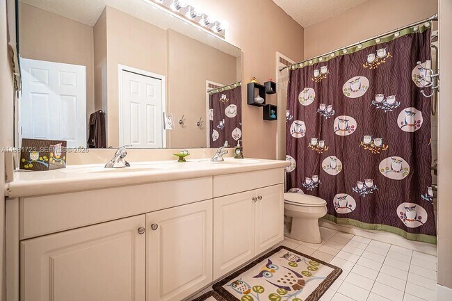 Building Photo - 3182 SW 189th Ave