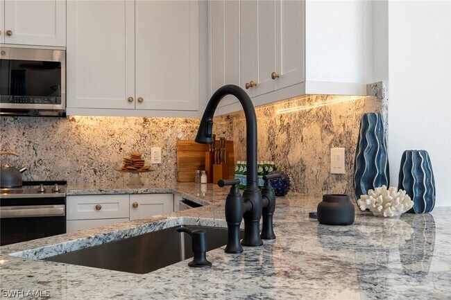 Building Photo - 1540 Clermont Dr