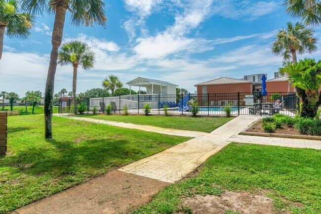 Building Photo - 4000 Gulf Terrace Dr