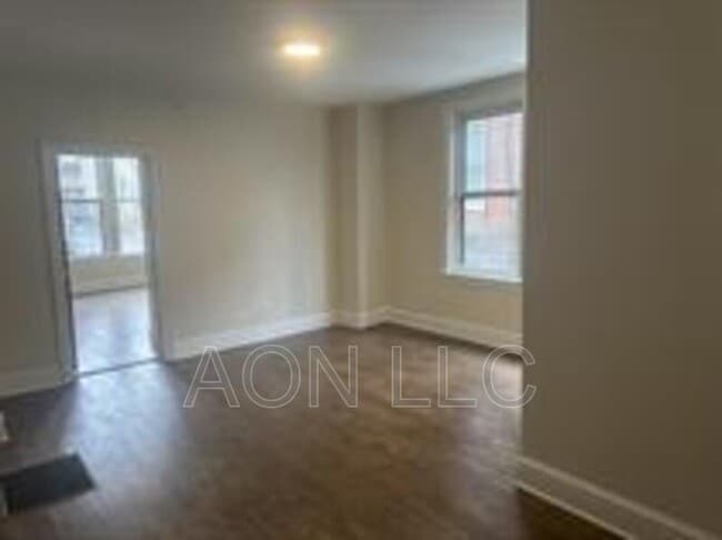 Building Photo - 922 N 2nd St