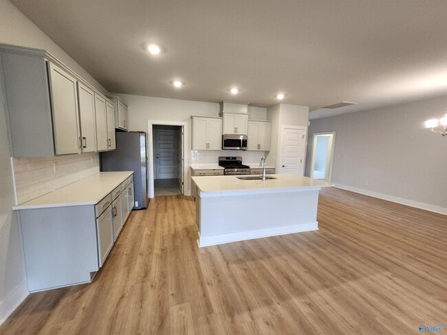Building Photo - 111 Little Britain St
