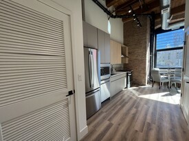 Building Photo - 151 W Ohio St