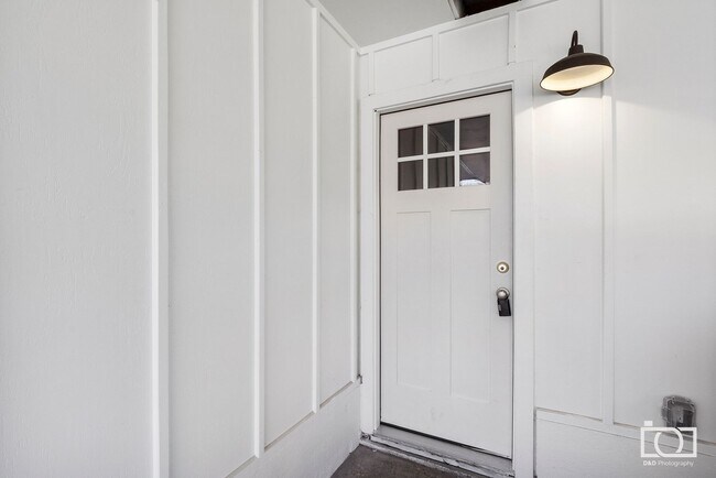 Building Photo - Hatfield Triplex 2