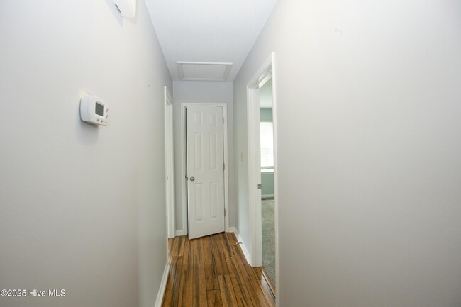 Building Photo - 2435 Longleaf Dr SW