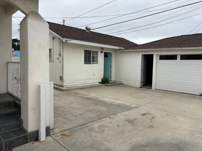 Front door & Garage Door - 3423 W 59th St