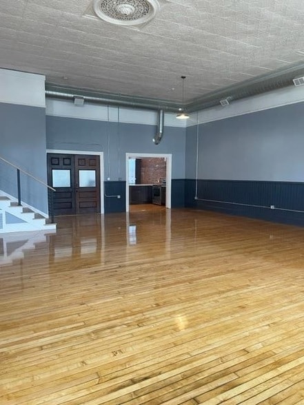 Building Photo - 60-64 High Street Unit 3