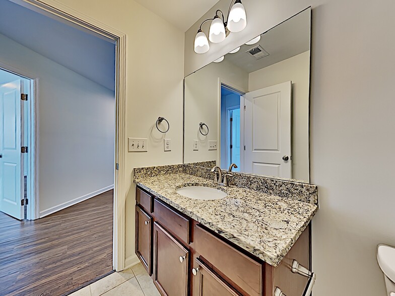 Building Photo - 468 Whispering Breeze Ln